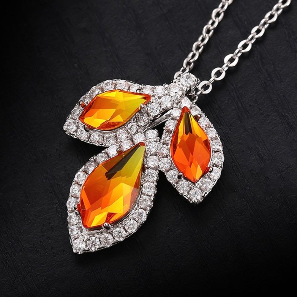 Gorgeous Tri-leaf Swarovski Necklace - Picture 4 of 11